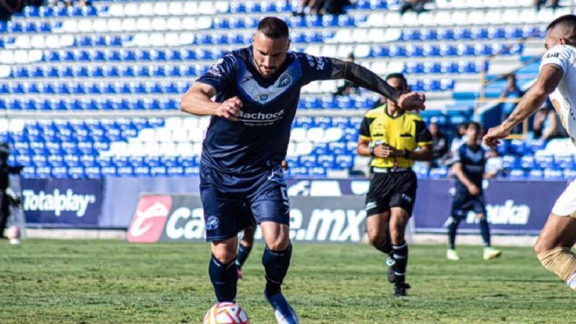 Emanuel Herrera a marqué pour ses débuts avec Celaya au Mexique.