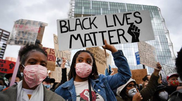 États-Unis : un jeune Afro-Américain tué par la police. Une vidéo choquante déclenche des protestations