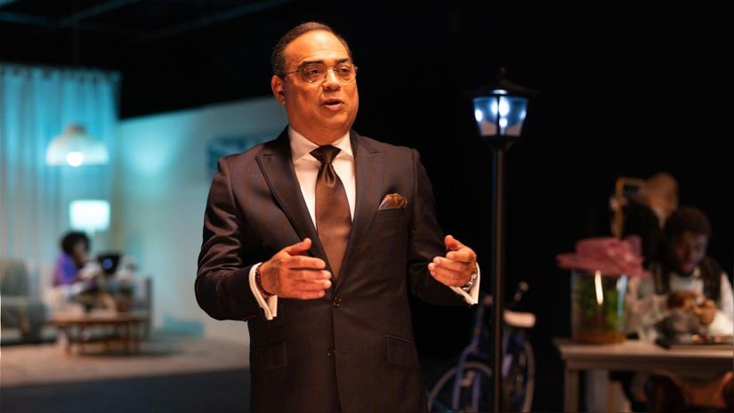 Gilberto Santa Rosa présente la première version de « For Sale » d’Alejandro Sanz et Carlos Vives.