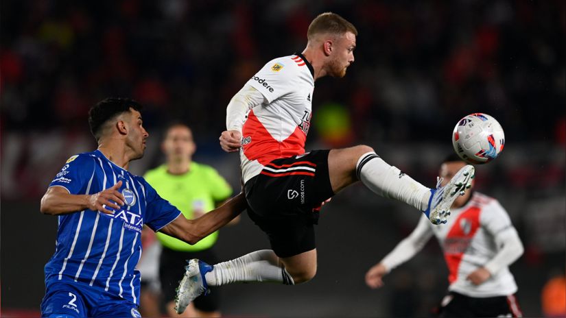 La crise continue : River Plate s’est incliné 2-0 contre Godoy Cruz au stade Monumental en Ligue Professionnelle.