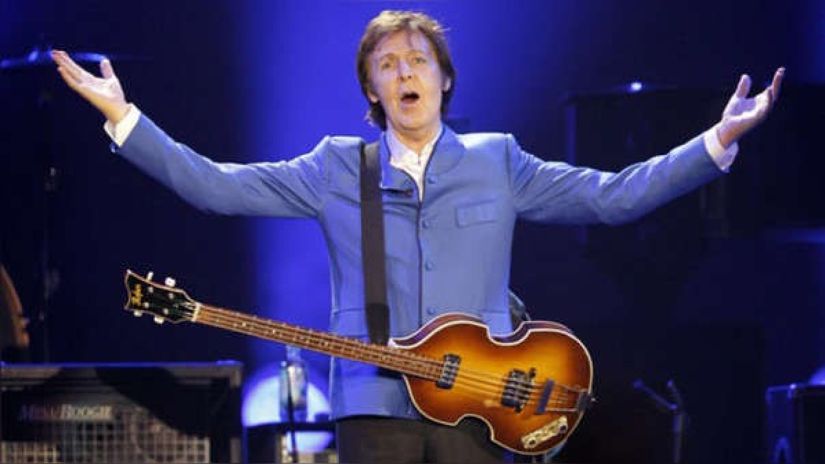Paul McCartney s’est produit à Glastonbury pendant deux heures et demie, avec Dave Grohl et Bruce Springsteen comme invités.