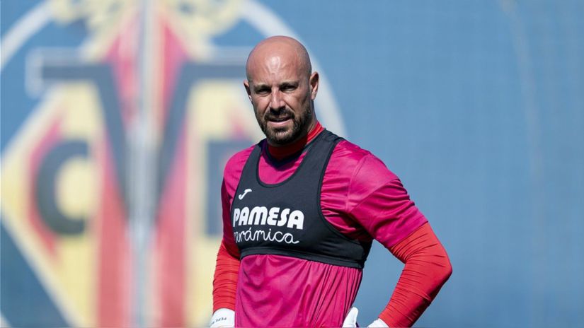 Pas de retraite en tête : le vétéran Pepe Reina signe à Villarreal après avoir quitté la Lazio