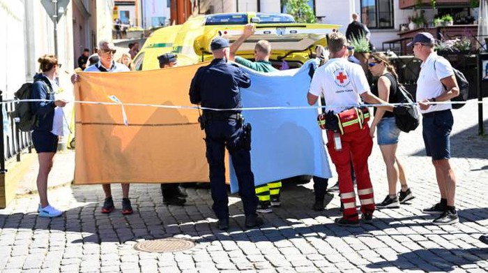 Suède, une femme poignardée à mort lors d’un événement politique. Le tueur arrêté : un néo-nazi de 30 ans